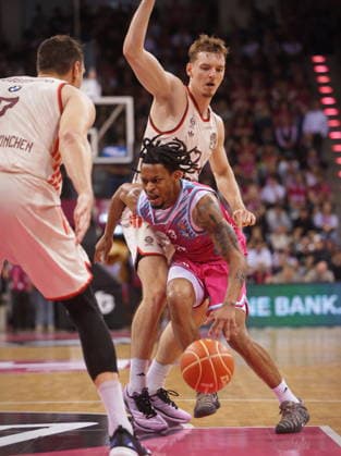 Zachery Cooks Telekom Baskets Bonn vs. FC Bayern München (Muenchen) Basketball Playoffs Halbfinale Spiel 3 - Saison 2025 26