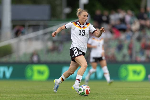 GER, Leipzig, DFB, Fussball, Frauenfussball, internationales Freundschaftsspiel, Deutschland U23 vs. Daenemark U23 im Bild v.l.: Sophie Nachtigall (Deutschland U23 13), Aktion mit Ball 04.06.2026, Alfred-Kunze Sportpark Leipzig DFB REGULATIONS PROHIBIT ANY USE OF PHOTOGRAPHS AS IMAGE SEQUENCES AND OR QUASI-VIDEO, Copyright: HMBxMedia PaulxFritz
