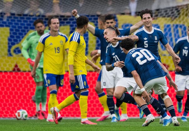 260604 Kostas Tsimikas of Greece celebrates after scoring 0-1 during the International Friendly, Länderspiel, Nationalmannschaft football match between Sweden and Greece on June 4, 2026 in Stockholm. Photo: Johanna Säll BILDBYRAN kod JL JM0822 bbeng fotboll football soccer fotball träningslandskamp international friendly sverige sweden sverige a grekland greece Copyright: JOHANNAxSÄLL BB260604BB553
