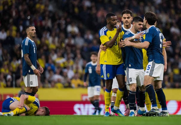 260604 Alexander Isak of Sweden reacts at Panagiotis Retsos of Greece during the International Friendly, Länderspiel, Nationalmannschaft football match between Sweden and Greece on June 4, 2026 in Stockholm. Photo: Joel Marklund BILDBYRAN kod JM JM0822 bbeng fotboll football soccer fotball träningslandskamp international friendly sverige sweden sverige a grekland greece Copyright: JOELxMARKLUND BB260604JM034