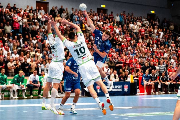 04.06.2026, xdobgx, Handball Daikin HBL, Handball Verein Hamburg - HSG Wetzlar v.l. Nicolaj Jorgensen (Handball Sport Verein Hamburg, 11) beim Wurf, in action, throwing Hamburg