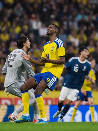260604 Alexander Isak of Sweden looks dejected during the International Friendly, Länderspiel, Nationalmannschaft football match between Sweden and Greece on June 4, 2026 in Stockholm. Photo: Joel Marklund BILDBYRAN kod JM JM0822 bbeng fotboll football soccer fotball träningslandskamp international friendly sverige sweden sverige a grekland greece depp Copyright: JOELxMARKLUND BB260604JM042