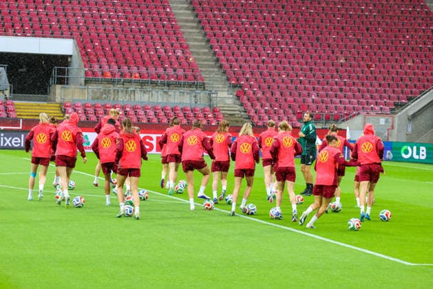 Köln, Deutschland: 04.06. 2026 - Training der DFB Frauen - Abschlusstraining vor dem WM Qualifikationsspiel Deutschland vs. Norwegen Im Bild: Die Spielerinnen der deutschen Fußballnationalmannschaft der Frauen beim Abschlusstraining in Köln Copyright: HMBxMedia MadeleinexFantini