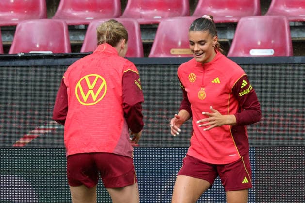 Köln, Deutschland: 04.06. 2026 - Training der DFB Frauen - Abschlusstraining vor dem WM Qualifikationsspiel Deutschland vs. Norwegen Im Bild: v.li. die Zweite Selina Cerci (Deutschland) Copyright: HMBxMedia MadeleinexFantini