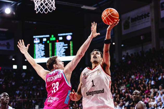 easyCreditBBL, Playoff-Halbfinale 3, Telekom Baskets Bonn vs. FC Bayern Basketball, 4.6.2026 Oscar da Silva (FC BAYERN MÜNCHEN BASKETBALL 1) und Patrick Heckmann (Telekom Baskets Bonn 33) - easyCreditBBL, Playoff-Halbfinale 3, Telekom Baskets Bonn vs. FC Bayern Basketball, 4.6.2026, Telekom Dome Bonn Copyright: xBEAUTIFULxSPORTS Derixx