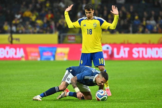 Sweden s Yasin Ayari and Greece s Dimitris Kourbelis during Thursday s friendly football match between Sweden and Greece at Strawberry Arena ahead of this summer s World Cup. Stockholm, Sweden 4 June 2026. STOCKHOLM SWEDEN x10090x Copyright: xClaudioxBresciani TTx FOOTBALL SWEDEN-GREECE