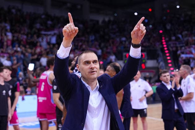 04.06.2026, xydrx, Basketball, easyCredit Basketball Bundesliga, Playoffs, Halbfinale Spiel 3, Telekom Baskets Bonn - FC Bayern München Basketball, Telekom Dome Bonn: Marko Stankovic (Cheftrainer Telekom Baskets Bonn) Copyright: HMBxMedia YannisxDreimann