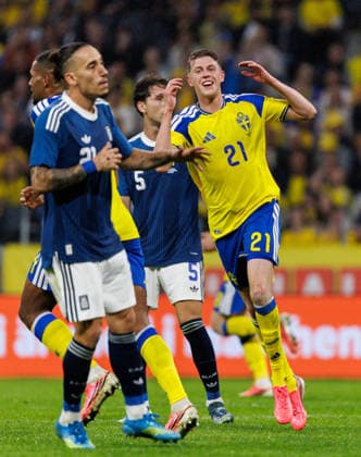 260604 Alexander Bernhardsson of Sweden looks dejected during the International Friendly, Länderspiel, Nationalmannschaft football match between Sweden and Greece on June 4, 2026 in Stockholm. Photo: Maxim Thore BILDBYRAN kod MT JM0822 bbeng fotboll football soccer fotball träningslandskamp international friendly sverige sweden sverige a grekland greece depp Copyright: MAXIMxTHORE BB260604MT065