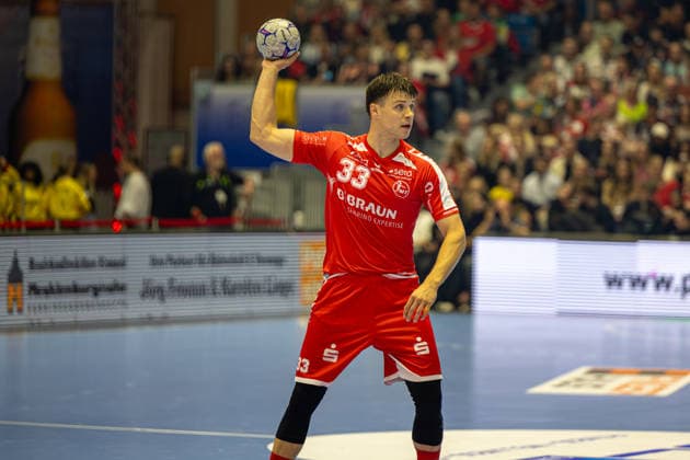 DAIKIN Handball Bundesliga, Kassel, MT Melsungen vs. Fuechse Berlin, Rothenbach-Halle Kassel; 04.06.2026 DAIKIN Handball Bundesliga, Kassel, Germany - 04.06.2026: Hans Aaron Mensing (MT Melsungen, 33) AM BALL, Handball Bundesliga, Spiel der MT Melsungen vs. Fuechse Berlin, Rothenbach-Halle Kassel Copyright: xBEAUTIFULxSPORTS Freudensteinx
