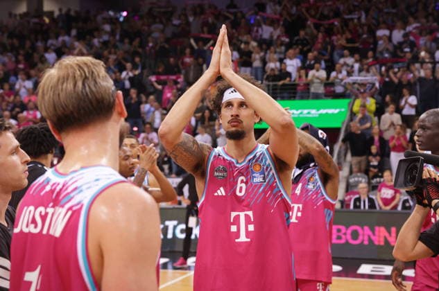 Saisonende für die Telekom Baskets Bonn nach Niederlage vs. FC Bayern München (Muenchen) Basketball Michael Kessens Playoffs Halbfinale Spiel 3 - Saison 2025 26
