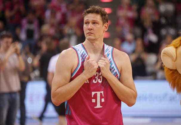Saisonende für die Telekom Baskets Bonn nach Niederlage vs. FC Bayern München (Muenchen) Basketball Patrick Heckmann Playoffs Halbfinale Spiel 3 - Saison 2025 26