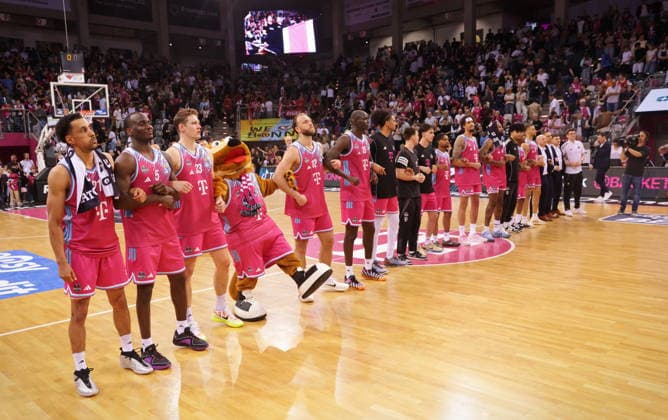 Saisonende für die Telekom Baskets Bonn nach Niederlage vs. FC Bayern München (Muenchen) Basketball Playoffs Halbfinale Spiel 3 - Saison 2025 26