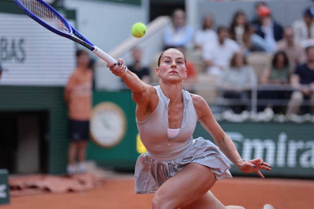 Russian Marta Kostyuk plays against Ukrainian Mirra Andreeva during their semi-final match at the French Tennis Open in Roland Garros in Paris, France, on Thursday, June 4, 2026. Andreeva won 6-1, 6-3.  PAR20260604113 MAYAxVIDON-WHITE