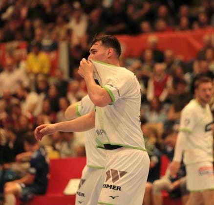 Foto : skeptische Miene bei ... Josip SIMIC ( Wetzlar ) Handball Herren 1. Bundesliga 33. Spieltag am Do. 04.06.2026 HSV Handball - HSG Wetzlar