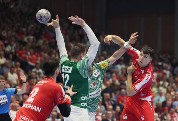 GER HBL Saison 2025 2026 MT Melsungen vs. FÜCHSE Berlin, 04.06.26, ROTHENBACH-HALLE, Kassel Nejc CEHTE (Füchse Berlin 22) kann den Wurf von Aaron MENSING (MT Melsungen 33) entschärfen