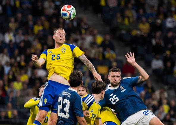 260604 Gustaf Nilsson of Sweden and Andreas Ntoi of Greece during the International Friendly, Länderspiel, Nationalmannschaft football match between Sweden and Greece on June 4, 2026 in Stockholm. Photo: Joel Marklund BILDBYRAN kod JM JM0822 bbeng fotboll football soccer fotball träningslandskamp international friendly sverige sweden sverige a grekland greece Copyright: JOELxMARKLUND BB260604JM086