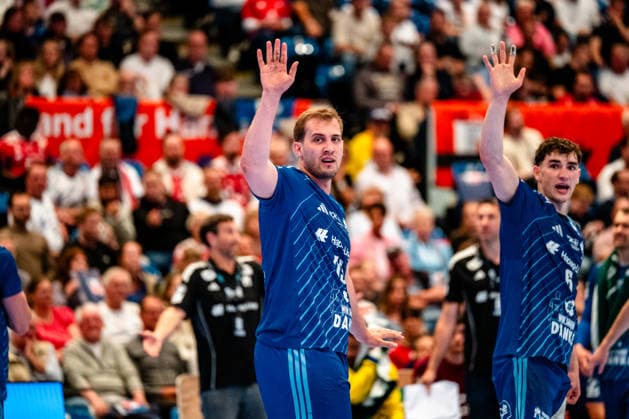 04.06.2026, xdobgx, Handball Daikin HBL, Handball Verein Hamburg - HSG Wetzlar v.l. Niklas Weller (Handball Sport Verein Hamburg, 13), Elias Kofler (Handball Sport Verein Hamburg, 6) Hamburg