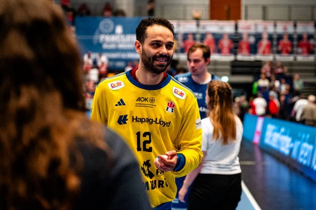 04.06.2026, xdobgx, Handball Daikin HBL, Handball Verein Hamburg - HSG Wetzlar v.l. Mohamed El‘Tayar (Handball Sport Verein Hamburg, 12) lächelnd, freundlicher Gesichtsausdruck, smiling, friendly expression Hamburg