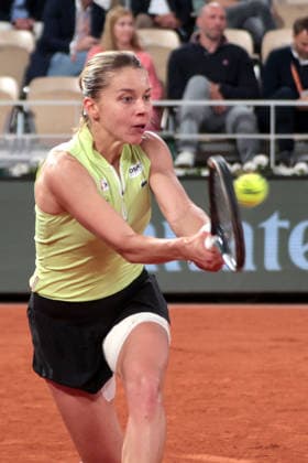 RECORD DATE NOT STATED 4th June 2026; Roland Garros, Paris, France; 2026 French Open Tennis, Day 17; Maja Chwalinska (POL) backhand against Diana Shnaider in their semi-final JonxBromley