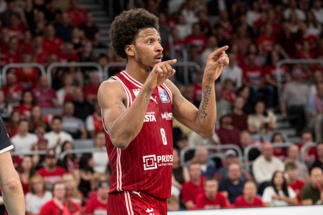 Bamberg, Deutschland 04. Juni 2026: 1. BBL Playoff Halbfinale - 2025 2026 - Sp. 3 - Bamberg Baskets gegen Alba Berlin Im Bild: Demarcus Demonia (Bamberg) gestikuliert mit den Händen zum Schiedsrichter Brose Arena Bayern Copyright: xFotostandx xSchmittx