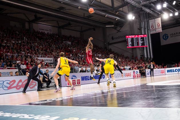 Bamberg, Deutschland 04. Juni 2026: 1. BBL Playoff Halbfinale - 2025 2026 - Sp. 3 - Bamberg Baskets gegen Alba Berlin Im Bild: Cobe Williams (Bamberg) nimmt den freien 3 Punkte Wurf Brose Arena Bayern Copyright: xFotostandx xSchmittx