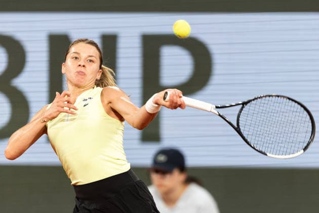 2026 French Open - Day Twelve Maja Chwalinska competes during her semi-final women s singles match against Diana Shnaider on day 12 of the French Open tennis tournament on Court Philippe Chatrier at the Roland-Garros Complex in Paris, France. Paris France  Copyright: xIbrahimxEzzatx originalFilename:ezzat-notitle260604_npsRo.jpg