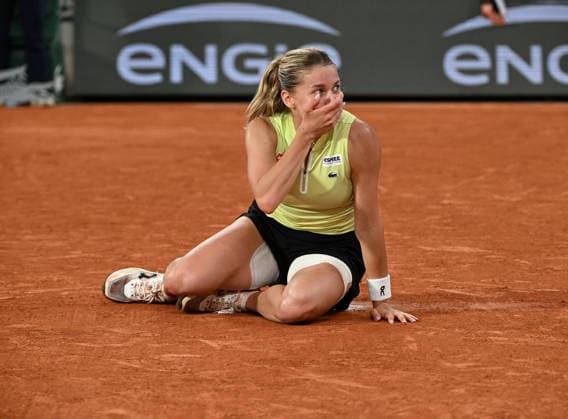 Franch Open 2026 French Open Paris Roland Garros Day 12 04.06.2026 Maya Chwalinska (POL) celebrates as she wins semi final Photo:- Roger Parker International Sports Fotos Ltd PARIS FRANCE Copyright: xx
