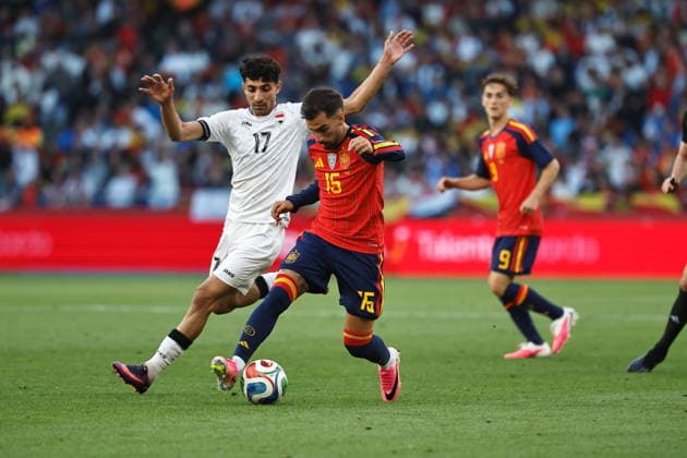 (L-R) Ali Jasim (IRQ), Alex Baena (ESP), JUNE 4, 2026 - Football Soccer : International Friendly, Länderspiel, Nationalmannschaft match between Spain - Iraq at the Estadio Municipal de Riazor in A Coruna, Spain. Noxthirdxpartyxsale  aflo_333275458