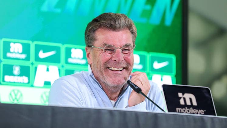 PK VfL Wolfsburg, 04.06.2026, Fußball, Herren, Saison 2026 2027, 2. BL, der VfL Wolfsburg hat den neuen Trainer Tobias Strobl vorgestellt, Geschäftsführer Dieter Hecking (VfL Wolfsburg) Niedersachsen Deutschland