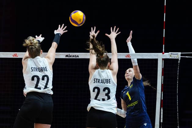 2026 Women s Volleyball Nations League - Quebec City - Day2 Oleksandra Milenko of Ukraine in action during the 2026 Women s Volleyball Nations League match between Ukraine and Germany at Videotron Centre on June 4, 2026, in Quebec City, Canada. Quebec City Quebec Canada  Copyright: xYuanxTianx originalFilename:tian-2026wome260604_npjcf.jpg