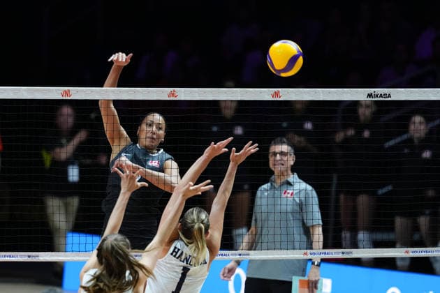2026 Women s Volleyball Nations League - Quebec City - Day2 Alexa Gray 9 of Canada in action during the 2026 Women s Volleyball Nations League match between Canada and the United States at Videotron Centre in Quebec City, Canada, on June 4, 2026. Quebec City Quebec Canada  Copyright: xYuanxTianx originalFilename:tian-2026wome260604_npjmB.jpg