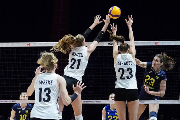 2026 Women s Volleyball Nations League - Quebec City - Day2 Yuliia Dymar 23 of Ukraine in action during the 2026 Women s Volleyball Nations League match between Ukraine and Germany at Videotron Centre in Quebec City, Canada, on June 4, 2026. Quebec City Quebec Canada  Copyright: xYuanxTianx originalFilename:tian-2026wome260604_npx6c.jpg