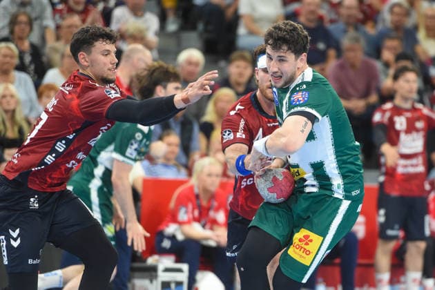 Handball I Herren I Saison 2025-2026 I Bundesliga I 33. Spieltag I SG Flensburg-Handewitt - ThSV Eisenach I 04.06.2026 von links Marko Grgic (17, SG Flensburg-Handewitt), Justin Kurch (52, ThSV Eisenach) Copyright: xLobeca JanxKirschnerx