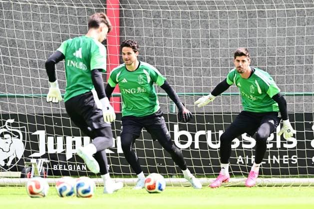 Belgian national football team - FIFA World Cup, WM, Weltmeisterschaft, Fussball 2026 - media activities 05 06 2026 TUBIZE, BELGIUM - JUNE 05 : Lammens Senne goalkeeper of Belgium and Courtois Thibaut goalkeeper of Belgium pictured during a training session at the training grounds of the Royal Belgian Football Association ahead of the FIFA World Cup 2026 on June 4, 2026 in Tubize, Belgium, 04 06 2026 Tubize Belgium  Copyright: xPeterxDexVoechtx