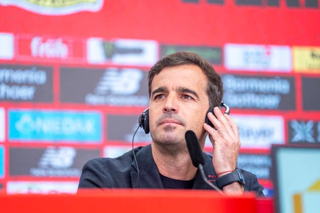 Hier im Bild: Carles Martinez (Bayer 04 Leverkusen, Cheftrainer) 05.06.2025, Pressekonferenz Bayer 04 Leverkusen. Carles Martinez wird im Rahmen einer Pressekonferenz als neuer Cheftrainer bei Bayer Leverkusen vorgestellt , GER, Leverkusen, BayArena DFL regulations prohibit any use of photographs as image sequences and or quasi-video. Copyright: HMBxMedia xMarcoxBader