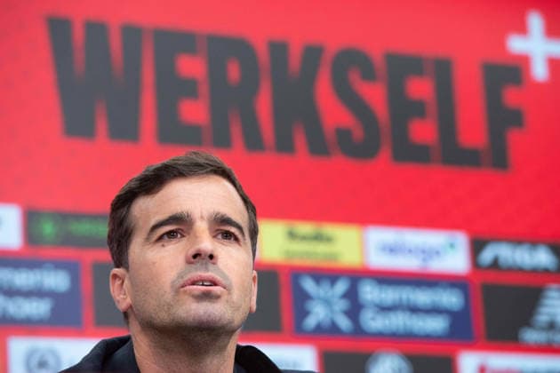 Carles Martinez Novell, Cheftrainer, Portraet, Portrait, Porträt, Einzelbild, angeschnittenes Einzelmotiv, Vorstellung von Carles Martinez Novell als neuer Trainer von Bayer Leverkusen. 05.06.2025 in der Bayarena Leverkusen, Â