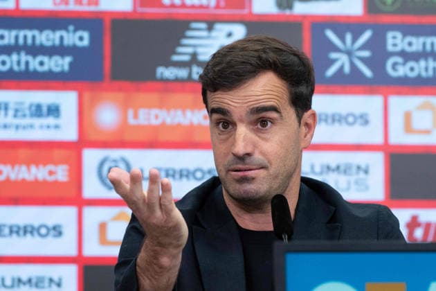 Carles Martinez Novell, Cheftrainer, Portraet, Portrait, Porträt, Einzelbild, angeschnittenes Einzelmotiv, Vorstellung von Carles Martinez Novell als neuer Trainer von Bayer Leverkusen. 05.06.2025 in der Bayarena Leverkusen, Â