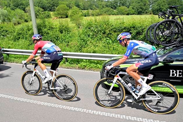Tour de Wallonie 2026 Stage 5 AUBEL, BELGIUM - JUNE 05 : Van Poppel Danny (NED) of Red Bull - BORA - Hansgrohe and Pithie Laurence (NZL) of Red Bull - BORA - Hansgrohe during stage 5 of the 47th edition of Ethias Tour de Wallonie an UCI ProSeries 2.Pro cycling road race stage for Men Elite of 176.45 km with start in Bassenge and finish in Aubel on June 5, 2026 in Aubel, Belgium, 05 06 2026 ( Motordriver Pieter Van Herzele - Aubel Belgium  Copyright: xSesx