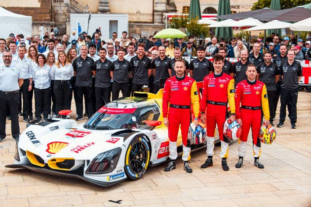 24 HEURES DU MANS 2026 - PESAGE 20 FRIJNS Robin (nld), RAST Renà (ger), VAN DER LINDE Sheldon (zaf), BMW M Team WRT, BMW M Hybrid V8 20, Hypercar, action during Le Pesage of the 24 Hours of Le Mans 2026, 3rd round of the 2026 FIA World Endurance Championship, from June 5 to 6, 2026 on the Place de la Rà publique in Le Mans, France - Le MansFrance Copyright: xDPPIx