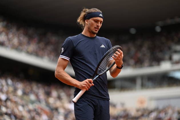 2026 French Open (Roland-Garros) - Semi-finals PARIS, FRANCE - JUNE 5: Alexander Zverev of Germany in action against Jakub Mensik (not seen) of Czech during their men s Singles semi-final match of the 2026 French Open at Philippe-Chatrier Court in Paris, France on June 5, 2026. Burak Akbulut Anadolu Paris France. Editorial use only. Please get in touch for any other usage.  Copyright: x2026xAnadoluxBurakxAkbulutx
