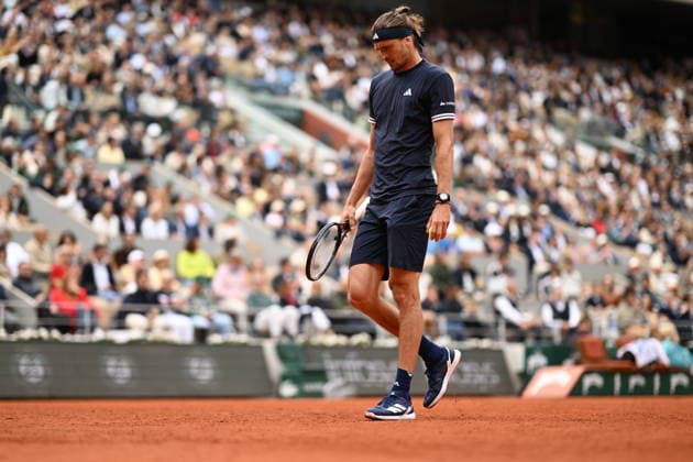 2026 French Open (Roland-Garros) - Semi-finals PARIS, FRANCE - JUNE 5: Alexander Zverev of Germany in action against Jakub Mensik (not seen) of Czech during their men s Singles semi-final match of the 2026 French Open at Philippe-Chatrier Court in Paris, France on June 5, 2026. Burak Akbulut Anadolu Paris France. Editorial use only. Please get in touch for any other usage.  Copyright: x2026xAnadoluxBurakxAkbulutx