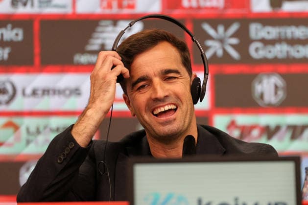 05.06.2026, Fußball, Bayer 04 Leverkusen, 1. Fußball Bundesliga, BayArena, Saison 2026 2027: Pressekonferenz zur Vorstellung des neuen Cheftrainers Carles Martinez Novell Begrüßung DFB regulations prohibit any use of photographs as image sequences and or quasi-video. Nordrhein-Westfalen Deutschland