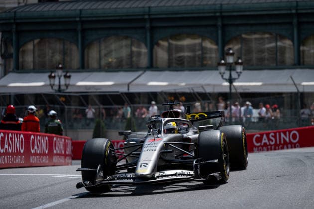 Nico Hülkenberg (Audi Revolut F1 Team, Deutschland, 27) im Audi R26 vor dem Hotel de Paris, MCO, Formel 1 Weltmeisterschaft, Monaco Grand Prix, Monte Carlo, Freies Training, Saison 2026, 05.06.2026 MCO, Formel 1 Weltmeisterschaft, Monaco Grand Prix, Monte Carlo, Freies Training, Saison 2026, 05.06.2026 Monte Carlo Copyright: xEibner-Pressefoto Memmlerx EP_MMR
