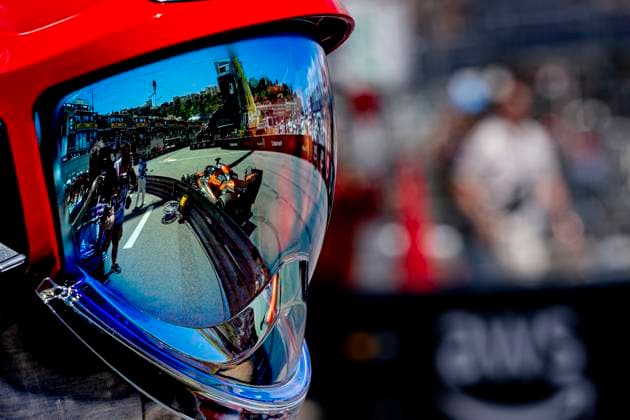 MONACO - Formula 1 driver Oscar Piastri of McLaren Mastercard Formula 1 Team in the fireman s helmet during the Formula 1 Monaco Grand Prix on the Monaco Street Circuit on June 5, 2026 in Monaco, Monaco. (Photo by DeFodi Images) -