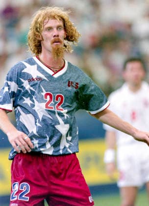 940618 Football, FIFA World Cup, WM, Weltmeisterschaft, Fussball 1994 (USA), Group A, USA - Switzerland 1-1: Alexi Lalas of USA. Photo: BILDBYRAN M013_02 940618usasch usa schweiz m013_02 scanx dia bbeng fotboll football soccer VM VM94 VM1994 VM 1994 fotbolls-vm fifa world cup usa v switzerland 960618 world championships världsmästerskap pontiac silverdome detroit june 18 1994 *** 940618 Football, FIFA World Cup 1994 USA , Group A, USA Switzerland 1 1 Alexi Lalas of USA Photo BILDBYRAN M013 02 940618usasch usa schweiz m013 02 scanx dia bbeng football soccer VM VM94 VM1994 VM 1994 soccer world cup fifa world cup usa v switzerland 960618 world championships world championships pontiac silverdome detroit june 18 1994  Copyright: BILDBYRAN BB940618BB055