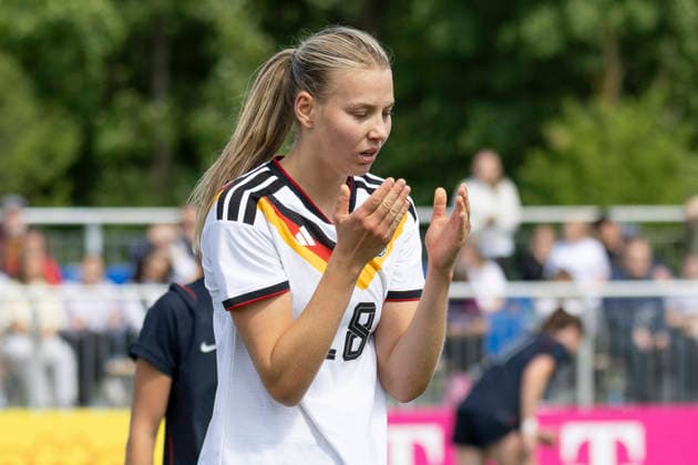 U19 Frauen Testspiel: Deutschland - USA, 05.06.2026 Mia-Lena Maas (Deutschland U19 18), nach einer vergebenen Torchance Deutschland - USA, Frankfurt, DFB-Campus, 5.6.2026 Copyright: xBEAUTIFULxSPORTS Gawlikx