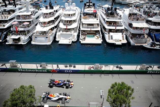 Essais libres 1 Formule 1 PHOTOPQR NICE MATIN Dylan Meiffret ; Monaco ; 05 06 2026 ; Première séance d essais libres de Formule 1 lors du 83e grand prix de Monaco. 3 – Max Verstappen – Oracle Red Bull Racing et 41 – Arvid Lindblad – Visa Cash App RacingBulls F1 team - THE FORMULA 1 MONACO GRAND PRIX JUNE 5 7 2026 Monaco France  Copyright: xPHOTOPQR NICExMATIN MAXPPPxDylanxMeiffretx 20260605NIM6688 20260605NIM6688