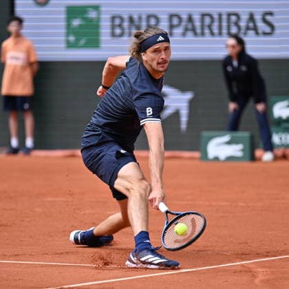 2026 French Open (Roland-Garros) - Semi-finals PARIS, FRANCE - JUNE 05: Alexander Zverev of Germany in action against Jakub Mensik (not seen) of Czechia in their Men s Singles semi-final match on Day Thirteen of the 2026 French Open at Roland Garros on June 05, 2026 in Paris, France. Mustafa Yalcin Anadolu Paris World. Editorial use only. Please get in touch for any other usage.  Copyright: x2026xAnadoluxMustafaxYalcinx