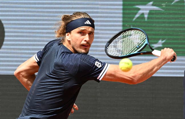 Franch Open 2026 French Open Paris Roland Garros Day 13 05.06.2026 Alexander Zverev (GER) v Jakob Mensik (CZE) semi final Photo:- Roger Parker International Sports Fotos Ltd PARIS FRANCE Copyright: xx