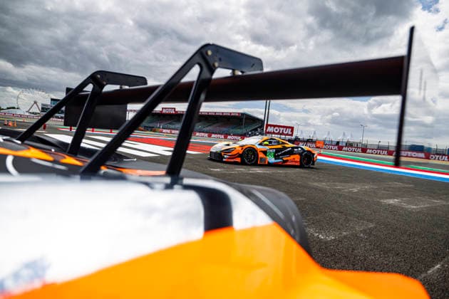 24 HEURES DU MANS 2026 - PESAGE 58 WEST Alexander (swe), GEHRSITZ Finn (ger), GOETHE Benjamin (dnk), Garage 59, McLaren 720S LMGT3 Evo 58, LM GT3, ambiance during Le Pesage of the 24 Hours of Le Mans 2026, 3rd round of the 2026 FIA World Endurance Championship, from June 5 to 6, 2026 on the Place de la RÃ publique in Le Mans, France - Le MansFrance  Copyright: xJULIENxDELFOSSEx